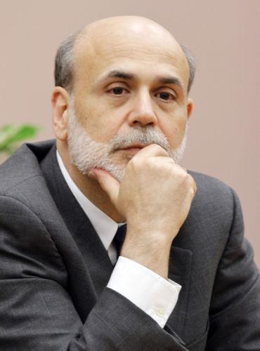 «Ασυνήθιστα αβέβαιη» η προοπτική της αμερικανικής οικονομίας, τονίζει ο Μπερνάνκι