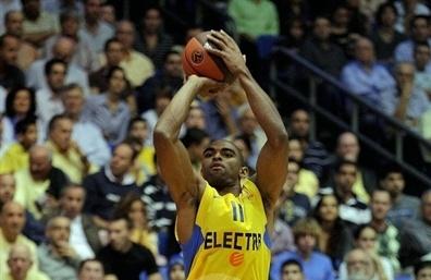 Μάχη Ολυμπιακού – Σιένα για τον Άλαν Άντερσον