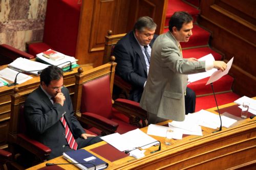 Υπερψηφίστηκε κατ’άρθρον από τη Βουλή το νομοσχέδιο για το Ασφαλιστικό του Δημοσίου