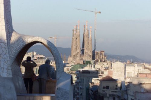 Φόρο στους τουρίστες εξετάζει να επιβάλει η Βαρκελώνη