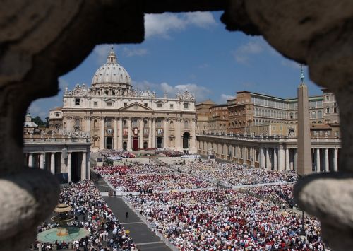 Αντιμέτωπο με έλλειμμα και το Βατικανό, με την «τρύπα» να φτάνει τα 4,2 εκατ. ευρώ