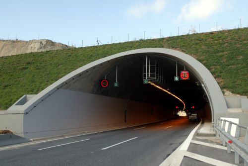 Τη συμμετοχή της ΑΤΤΙΚΑΤ σε Αττική Οδό και Αττικά Διόδια αγόρασε η ATEbank