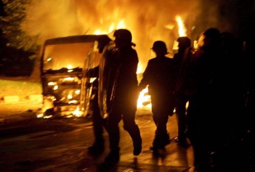 Ταραχές στη Γκρενόμπλ μετά το θάνατο ληστή σε αστυνομική καταδίωξη