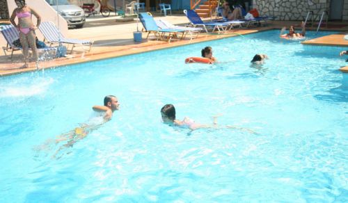 Επικίνδυνες για την υγεία οι δημόσιες πισίνες, σύμφωνα με μελέτη