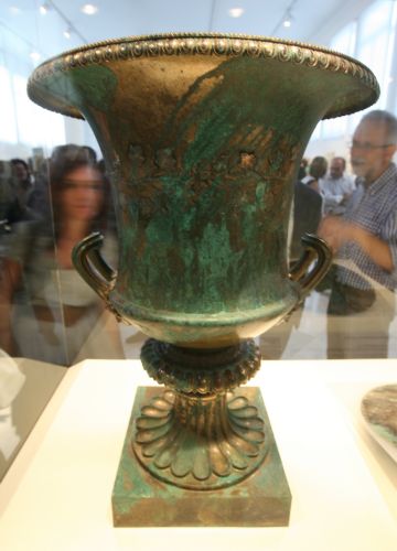 Στα «χαρακώματα» Αθήνα και Θεσσαλονίκη για ένα χάλκινο αγγείο