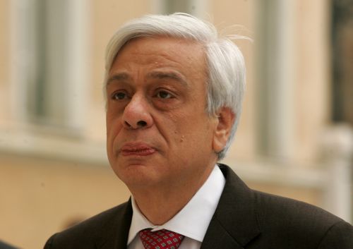 «Η κυβέρνηση παραβιάζει ωμά το Σύνταγμα» λέει ο Π.Παυλόπουλος