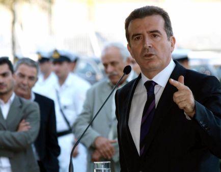 Κόντρα Κατσέλη – Χρυσοχοΐδη για μετακίνηση 40 υπαλλήλων του πρώην υπ. Ναυτιλίας