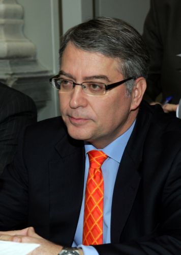 Η Ελλάδα θα διαψεύσει τις σύγχρονες Κασσάνδρες για την οικονομία, λέει ο Απ.Ταμβακάκης