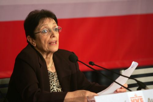 Σε δύο-τρεις μήνες η φτώχεια θα είναι μαζική, εκτιμά η Αλέκα Παπαρήγα