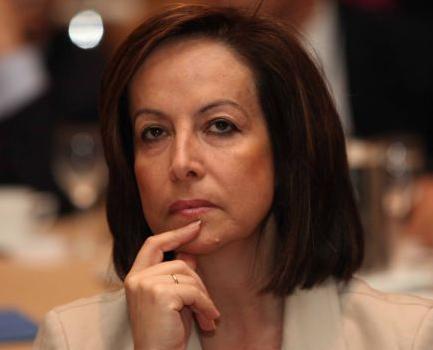 Για πισώπλατα μαχαιρώματα προειδοποιεί τον υπουργό Οικονομικών η Άννα Διαμαντοπούλου