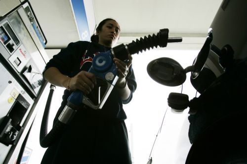 «Στεγνώνουν» τα βενζινάδικα, λόγω της απεργίας των ιδιοκτητών φορτηγών και βυτιοφόρων