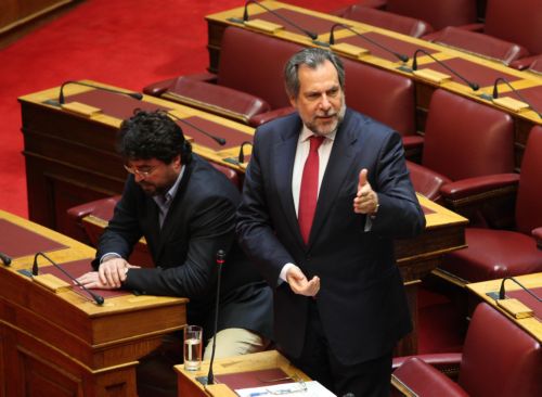 Σφοδρή αντιπαράθεση στη Βουλή για Μνημόνιο, ομόλογα και Βατοπαίδι