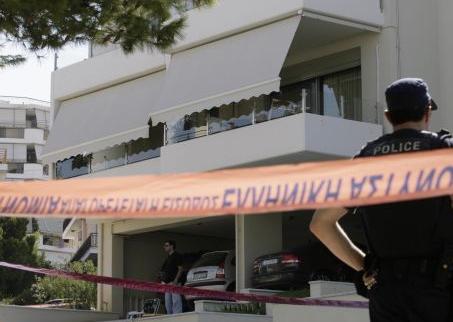 Τη Σέχτα Επαναστατών «δείχνoυν» τα όπλα της δολοφονίας του Σ.Γκιόλια