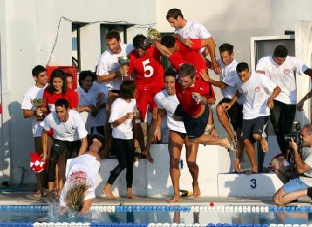 «Πνίγεται» η κολυμβητική ομάδα του Ολυμπιακού