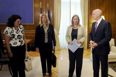 Εύσημα Παπανδρέου για την απαγόρευση του καπνίσματος σε δημόσιους χώρους