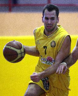 Επίθεση και ξυλοδαρμός από αγνώστους στον Φ. Βασιλόπουλο