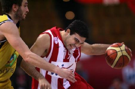 Έμεινε στο ρόστερ του Ολυμπιακού ο Σλούκας, ήρθε και ο Λούκας