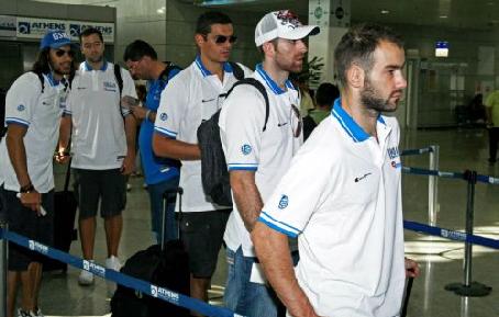 «Πέταξε» για Κύπρο η εθνική ομάδα μπάσκετ