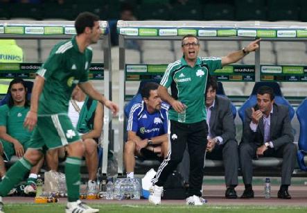 Αλλο γήπεδο και μικρότερο ρόστερ επιθυμεί ο Νιόπλιας