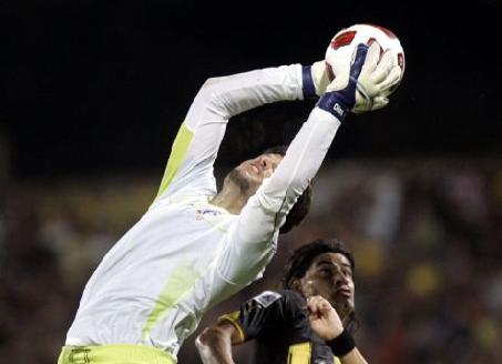 Στον… Κωνσταντόπουλο «κόλλησε» η ΑΕΚ, πήρε τη νίκη η Κέρκυρα