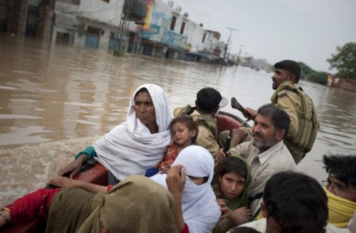 Ξεπέρασαν τους 1.100 οι νεκροί από τις «άνευ προηγούμενου» πλημμύρες στο Πακιστάν