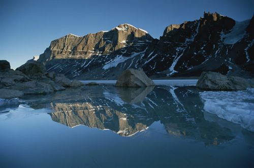 Κάτω από την Αρκτική φαίνεται πως κρύβονταν τα αρχαιότερα υλικά της Γης
