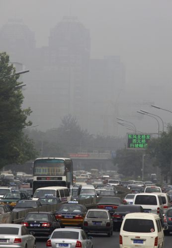 Μποτιλιάρισμα… 100 χιλιομέτρων ταλαιπωρεί για ημέρες τους οδηγούς στο Πεκίνο