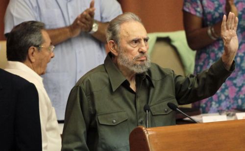 Στο βήμα του κουβανικού Κοινοβουλίου ο Φιντέλ, πρώτη φορά μετά από τέσσερα χρόνια