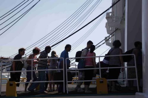 Φεύγουν και οι τελευταίοι εκδρομείς για τις διακοπές του Αυγούστου