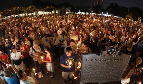 Τριάντα τρία χρόνια πέρασαν από τον θάνατο του «Βασιλιά»