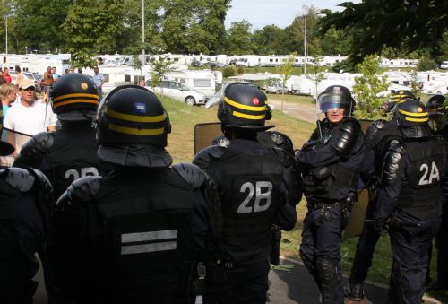 Αρχίζει η Γαλλία τις απελάσεις Ρομά προς τις χώρες καταγωγής τους