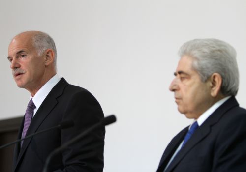 Tηλεφωνική επικοινωνία Παπανδρέου-Χριστόφια για Κυπριακό και Μεσανατολικό