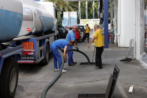 Έκτακτη Γενική Συνέλευση για αναστολή της απεργίας τους έχουν οι βυτιοφορείς