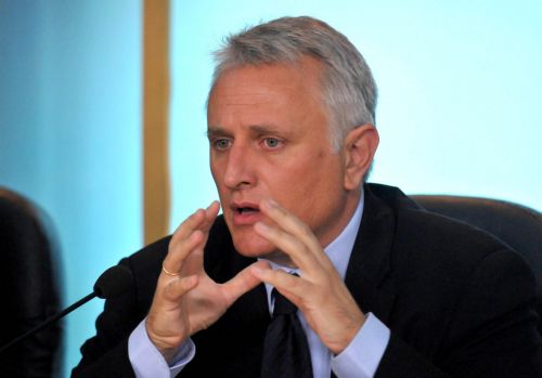 Δραστική μείωση στον αριθμό δημοτικών-περιφερειακών συμβούλων στο πλαίσιο του «Καλλικράτη»