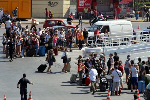 Μειωμένο σε σχέση με πέρυσι το κύμα εξόδου των αδειούχων του Αυγούστου