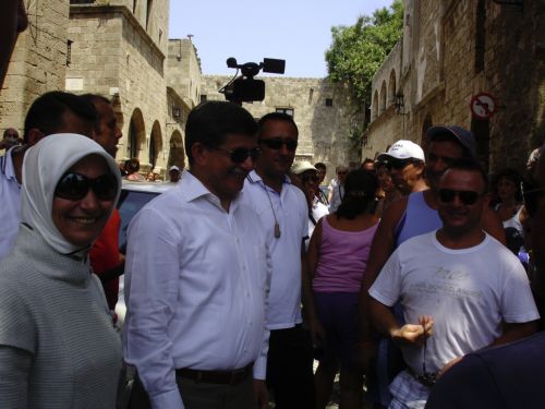 Με τον Τούρκο υπουργό Εξωτερικών συναντήθηκε στη Ρόδο ο Δημήτρης Δρούτσας