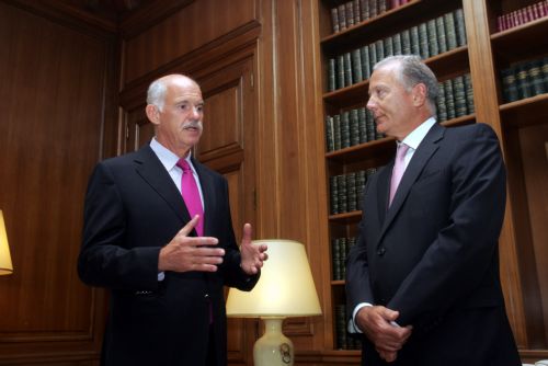 Συγκρατημένη αισιοδοξία στην κυβέρνηση για την πορεία της οικονομίας