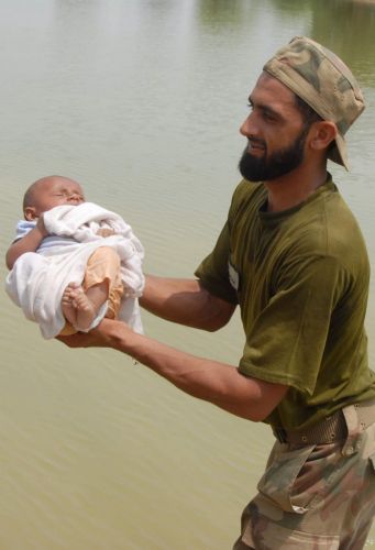 Ανθρωπιστική βοήθεια στους πληγέντες από τις πλημμύρες Καλάς στέλνει η Αθήνα
