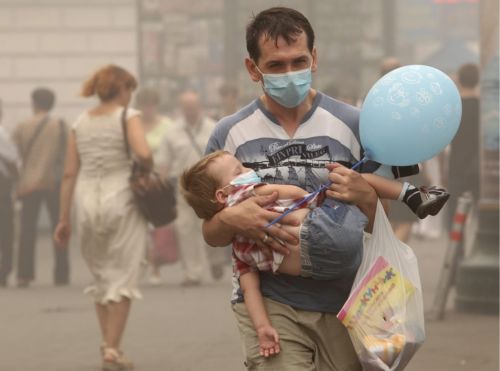 Συνθήκες «ασφυξίας» στη Μόσχα, με τον καπνό να καλύπτει την πόλη