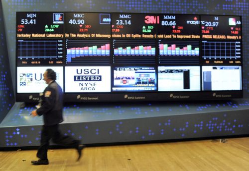 Aρνητικό πρόσημο στη Γουόλ Στριτ, κέρδη στην Ευρώπη τη Δευτέρα