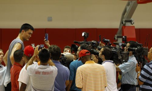 Επιστροφή στη δράση για τον Γιάο Μινγκ