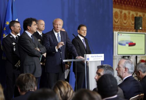 «Εμφύλιος» στη γαλλική κυβέρνηση για τις μαζικές απελάσεις Ρομά