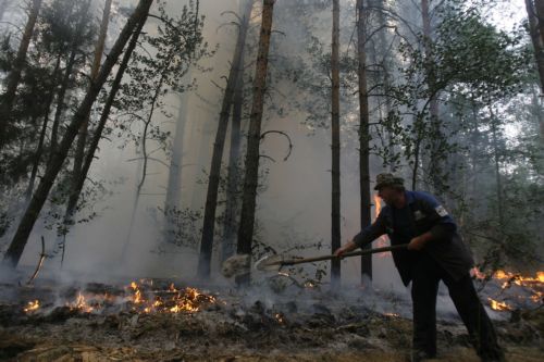 Καθησυχάζουν Ρώσοι ειδικοί για τη μόλυνση με ραδιενέργεια από τα καμένα δάση