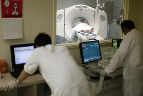 Φυτρωμένο μπιζέλι ήταν τελικά ο καρκίνος που διαγνώστηκε στους πνεύμονες Αμερικανού