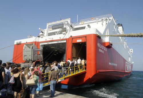 Αδράνεια στο θέμα του τουρισμού καταλογίζει στην κυβέρνηση η ΝΔ