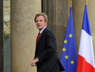 «Είχα σκεφτεί να παραιτηθώ» μετά την κριτική για τους Ρομά, δηλώνει ο Μπ.Κουσνέρ