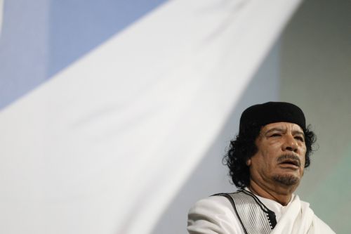 Ετήσιο ποσό κατά της παράνομης μετανάστευσης ζητά ο Καντάφι από την ΕΕ