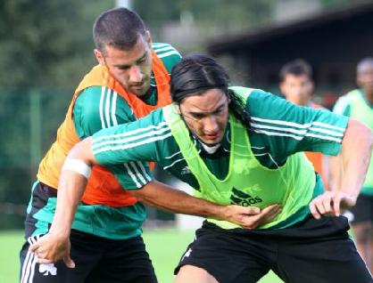 Σεϊταρίδης και Σιμάο στην 11άδα του Νιόπλια