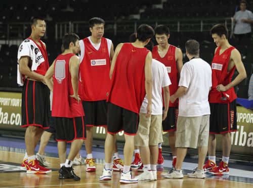 Ακόμη κι όλη την ομάδα της Ελλάδας να τιμωρήσετε δεν θα επηρεαζόταν, είπε ο προπονητής των Κινέζων