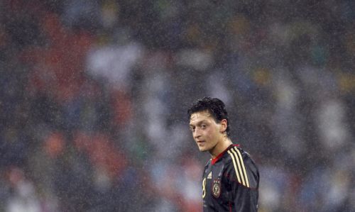 Νέα πρόταση της Ρεάλ για Eζίλ